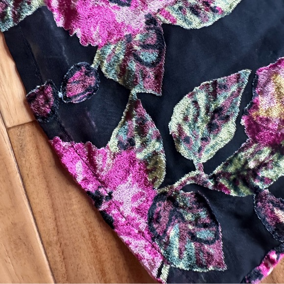 Mi Ami Black and Pink Floral Velvet Burnout Mini Dress - Picture 3 of 9